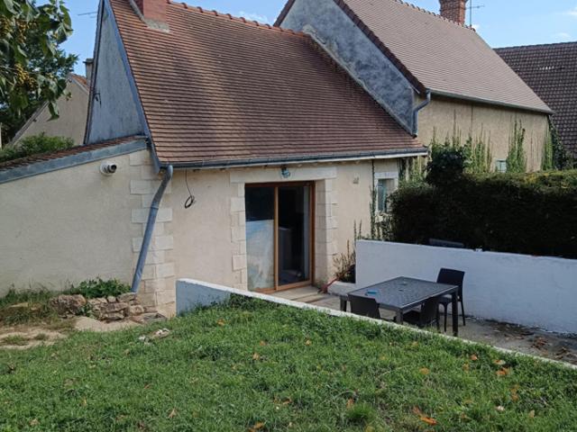 À Genouilly, grande maison avec 5 pièces à vendre