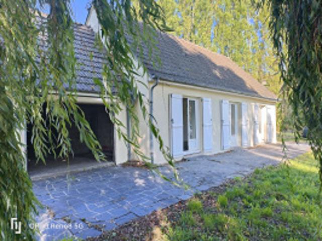 A GOURNAY EN BRAY, JOLI PAVILLON DE PLAIN PIED DE 70 M2 HAB AVEC GARAGE SUR 1400 M2 DE TERRAIN CLOS AU CALME