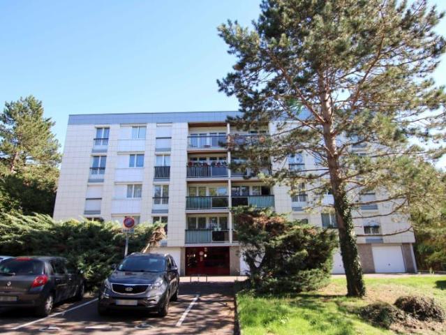 À Grand Couronne: location grand appartement T3