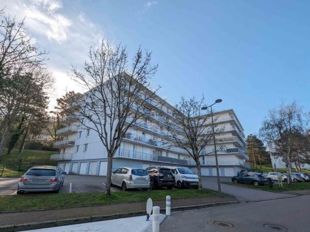À Grand Couronne: T3 appartement à louer