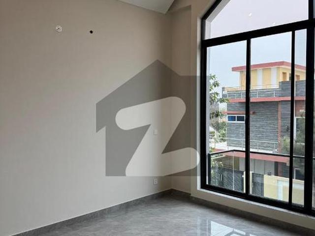 A+ Grade 10 Marla Designer House for Sale Top City 1