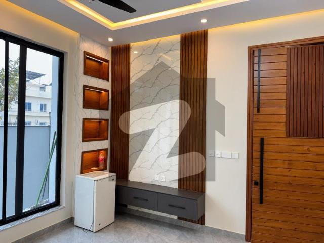 A+ Grade 10 Marla Designer House for Sale Top City 1