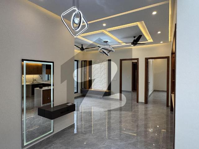 A+ Grade 10 Marla Designer House for Sale Top City 1