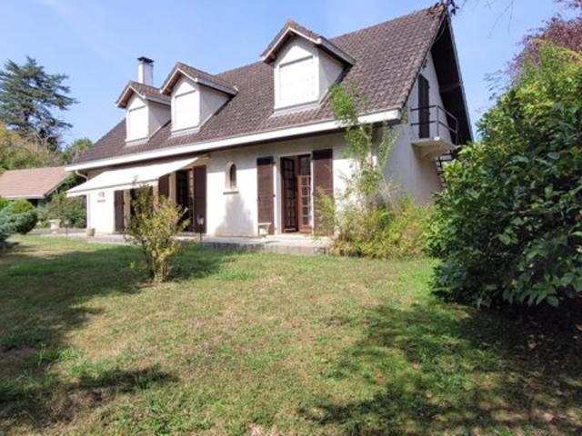 À Hagetmau, 125m2 habitables au coeur de la ville