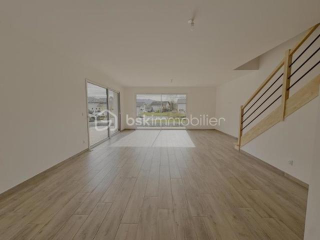 À Hauteville sur Fier 5 min de Rumilly – Maison 4 pièces avec jardin