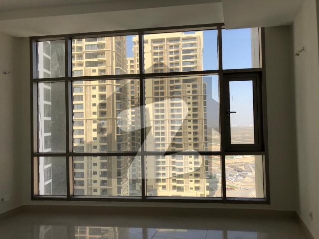 A Higher Quality of Living! 3 Bedroom Seafront Apartment Available For Rent In Emaar Crescent Bay