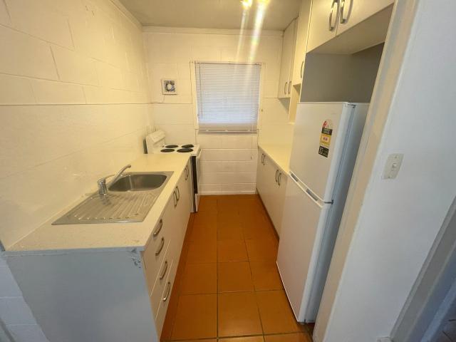 A Hidden Gem with Communal Pool Epsom