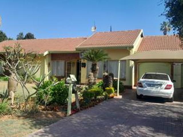 a home at flora park for sale!