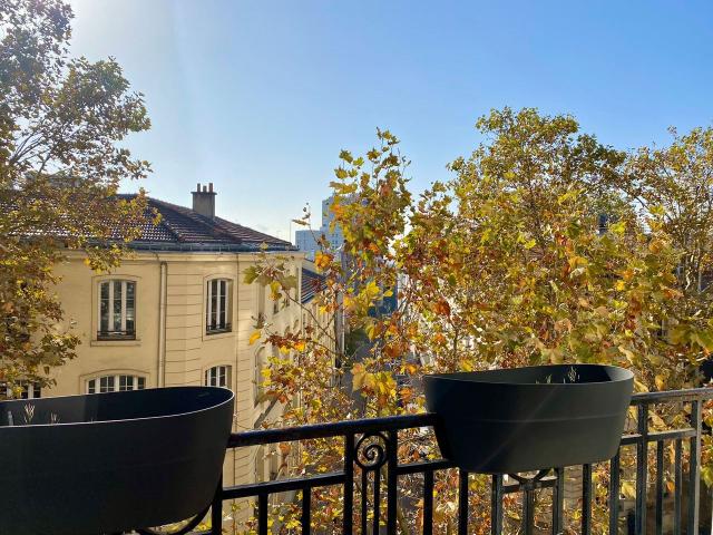 A home away from home, Paris Amsterdam Apartments for Rent
