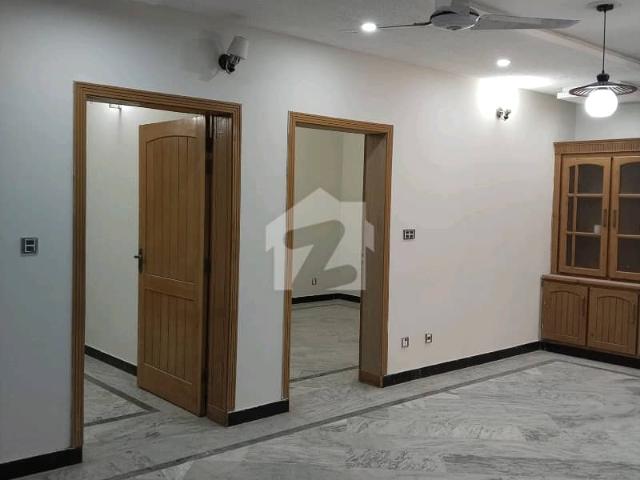 A House Of 1800 Square Feet In G 15/1