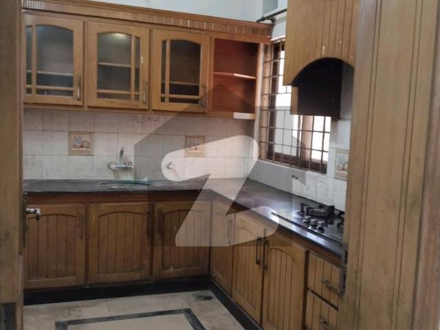 A House Of 1800 Square Feet In G 15/1
