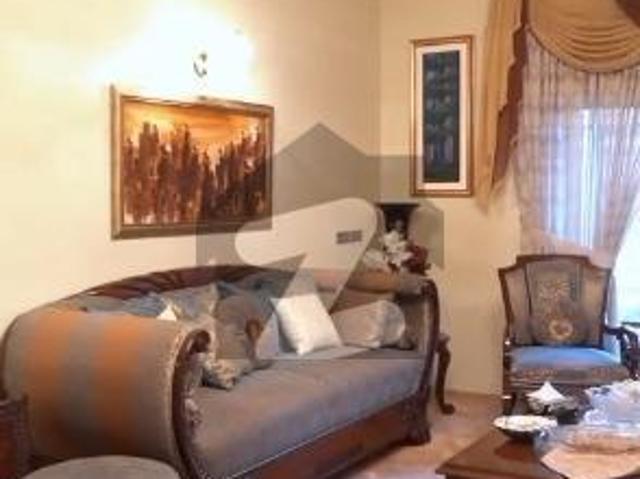 A House Of 1000 Square Yards In Karachi DHA Phase 4