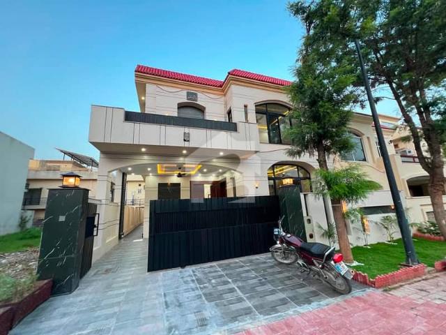 A House Of 10 Marla In Bahria Enclave Sector C1