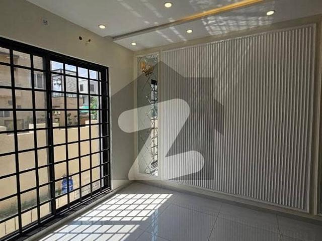 A House Of 10 Marla In Lahore