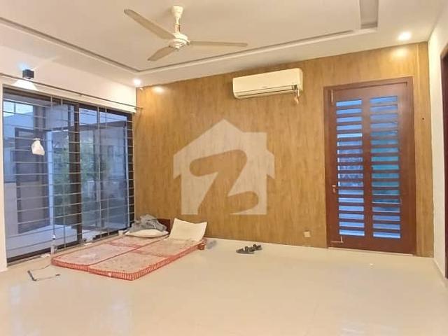 A House Of 20 Marla In Rs. 400000 negotiable