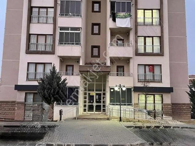 Açil Satılık Bakımlı Temiz 2+1 Son Kat