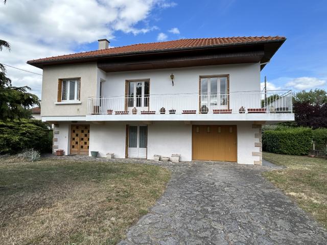 À Issoire, Maison 6 pièces avec terrain