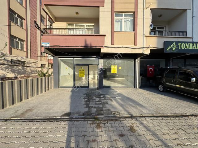 A k Emlaktan 75 M2 Cadde Cepheli Kiralık Lüx Dükkan