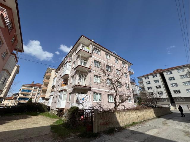 A k Emlaktan Akşehir Koşuyolunda 3+1 Mantolu Kombili Satılık Daire