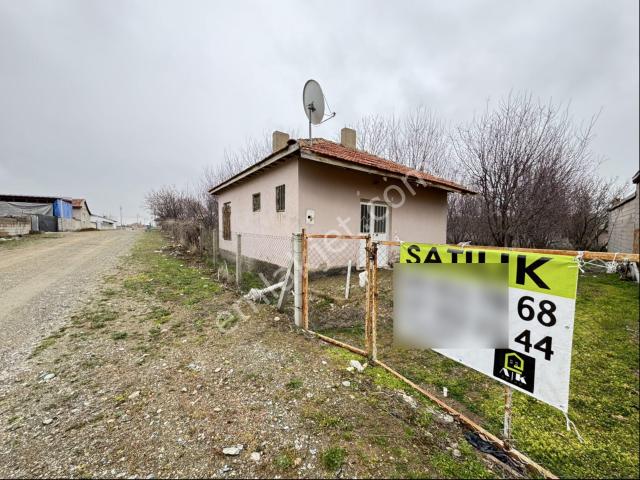 A k Emlaktan Karabulutta Toplam 1885 M2 3 Parça Arsa Ve Ev