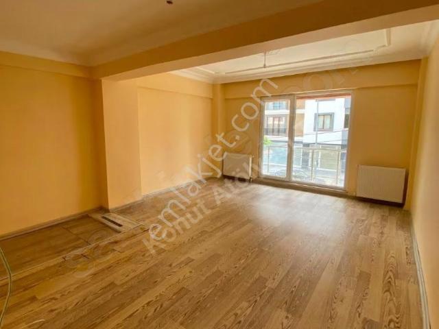 Açık Otoparklı Yüksek Giriş 1+1 Kiralık Boş Daire