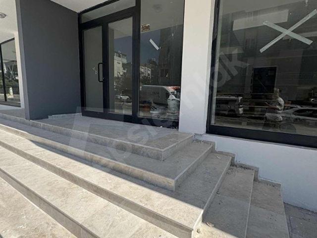 A K MUTLUDAN KUZEYYAKADA 100M2 BRÜT YOLA CEPHE SIFIR DÜKKAN