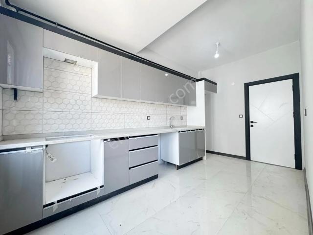 Aşkanlar Yapı'dan 3+1 sıfır daire ara kat iskanlı merkezi konum