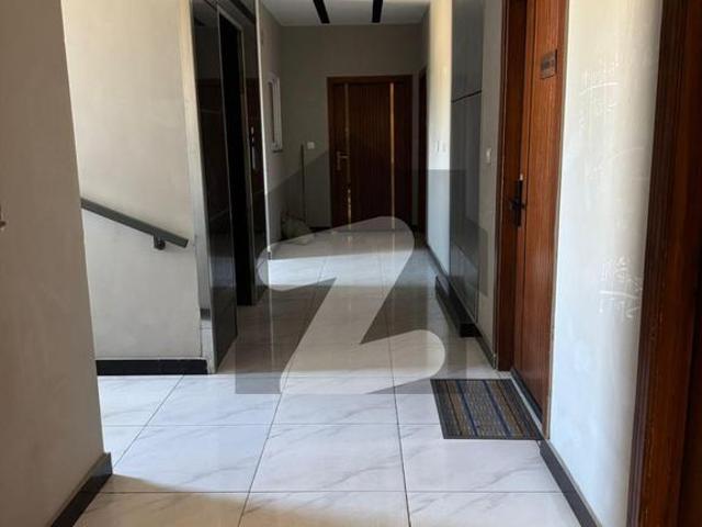 A Luxury Apartment For Rent Top City 1