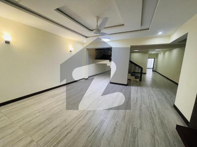 A Luxury Fully Furnished Triple Story House E 7