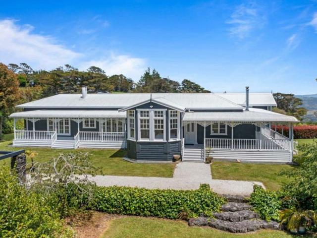 A LUXURY HOME FULLY FURNISHED