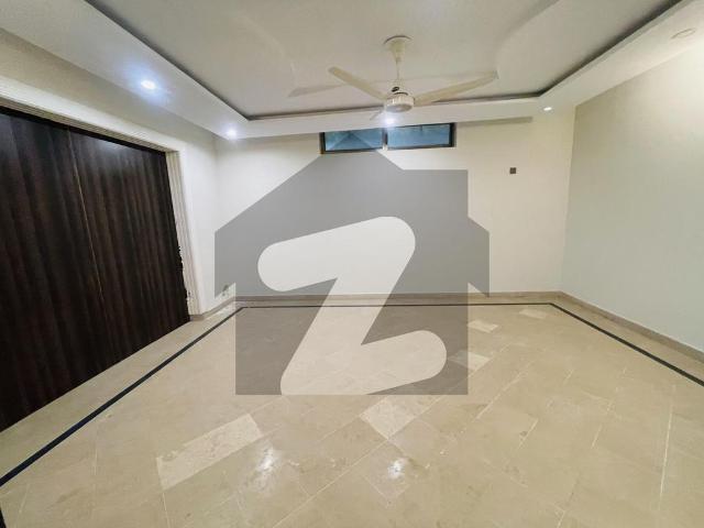 A Luxury Renovated House F 6
