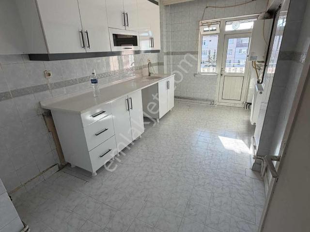 A L C Den Metroya 3 Dk Yürüme Mesafesi Salon B. 3+1 Kiralık
