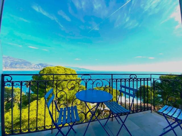 A la pointe du Cap Martin