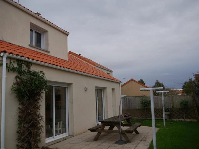 A LA PORTE DE CHOLET