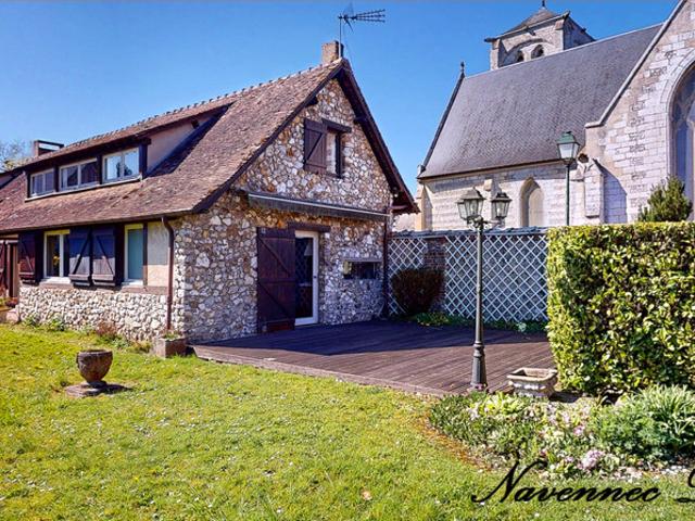 À La Saussaye Longère 130m² viable de plain pied, 5 chambres, 264.000€
