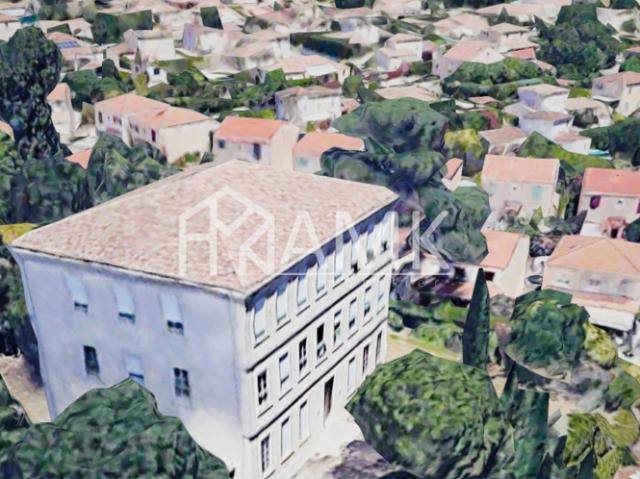 Appartement 32,83 m2 dans ancien château rénové, plein sud