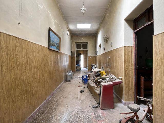 Gran parcela con vivienda para reformar