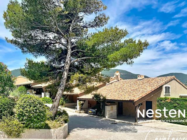 A la Vigie, proche calanques et centre ville, Mazet 3 pièces + mezzanine Cavalaire sur Mer environ 71 m² 65,6 m² Carrez avec garage et stationnement