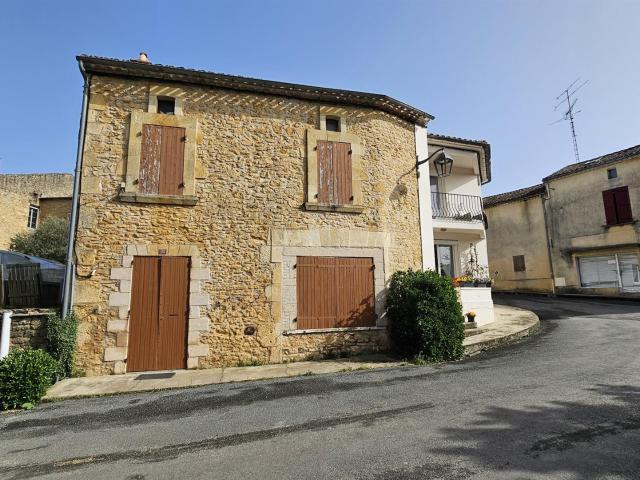 A Lacapelle biron, jolie maison de village 110m² Lacapelle Biron