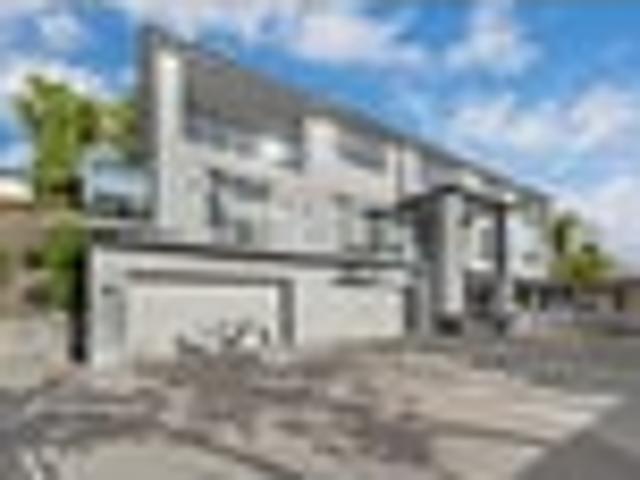 A Landmark Luxury Estate with Panoramic Views