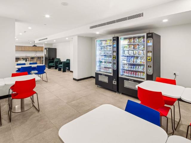 A large studio apartment equipped with a separate bathroom and kitchen. 【2 weeks rent free】