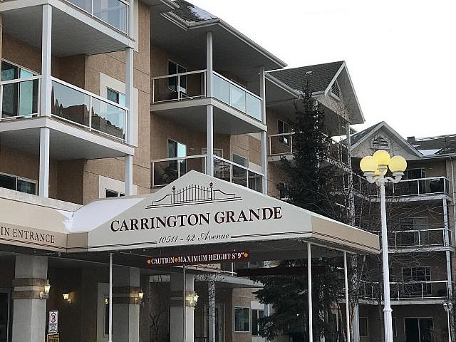 A Large & Spacious Corner Condo Unit Sale $235,000 Private Sale