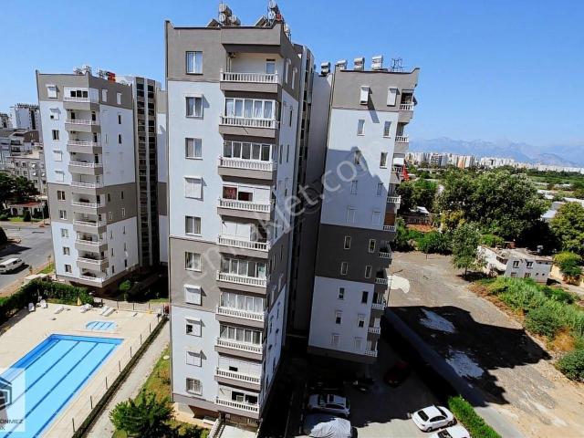 Çağlayan Yalı Caddesinde Havuzlu Sitede Ayrı Mutfak 2+1 Ara Kat