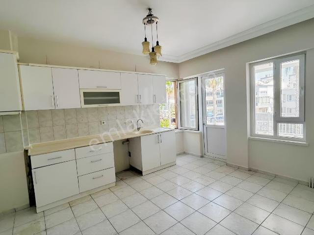 Çağlayanda Barınaklar Bul.üzerinde A.mutfaklı Kiralık 3+1 Daire