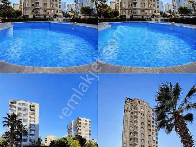 Çağlayan'da Deniz Manzaralı Havuzlu Arakat 3+1 Satılık Daire