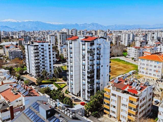 Çağlayan'da Havuzlu Site İçerisinde Satılık 3+1 Daire