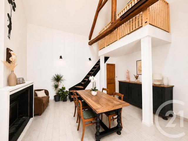 À Limay, découvrez cette charmante maison de ville de 122 m². 122m² Limay