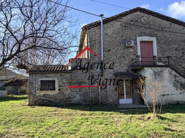A l'orée de village
