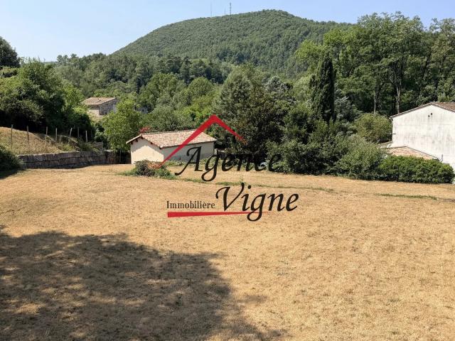 A l'orée de village