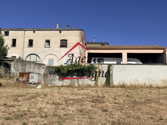 A l'orée de village